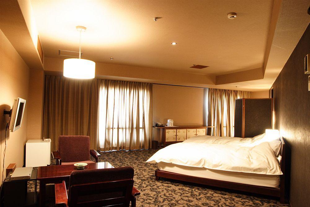 Hotel Ichiei Ōsaka Extérieur photo