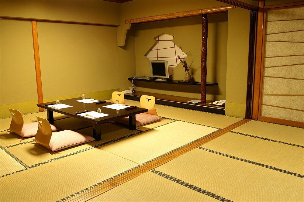 Hotel Ichiei Ōsaka Extérieur photo