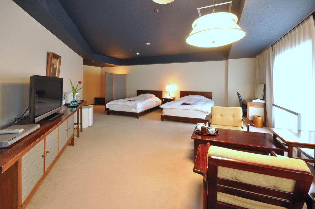 Hotel Ichiei Ōsaka Extérieur photo