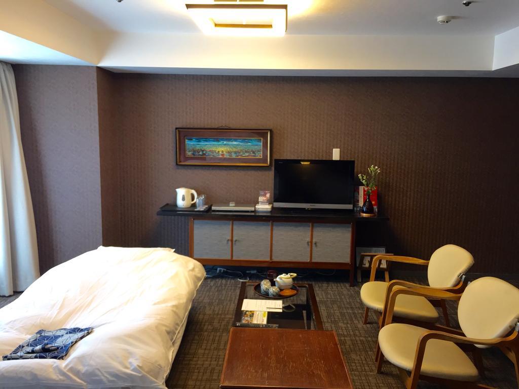 Hotel Ichiei Ōsaka Extérieur photo