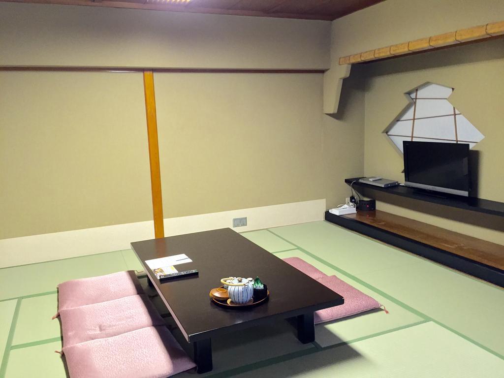Hotel Ichiei Ōsaka Extérieur photo
