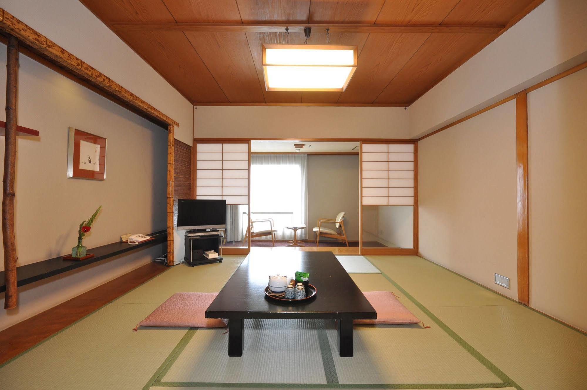 Hotel Ichiei Ōsaka Extérieur photo